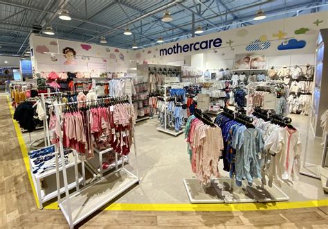 BabyCity parduotuvės interjeras su vaikiškomis prekėmis