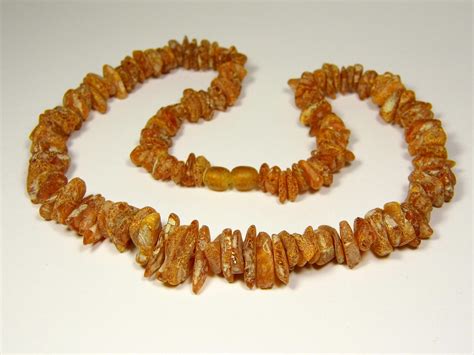 Ilgiausi gintaro karoliai