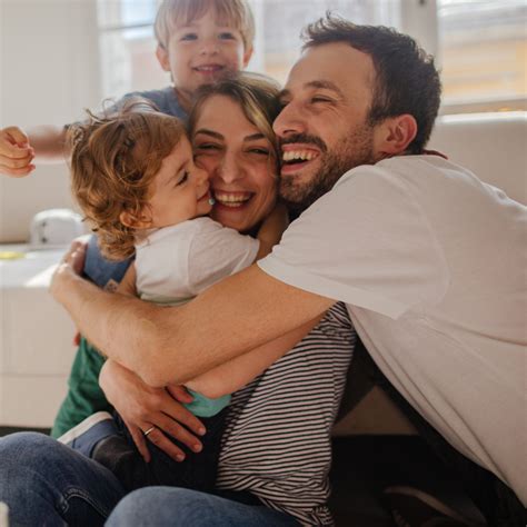 Tėvai ir vaikai kartu mokosi muzikuoti