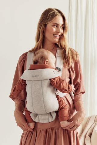BabyBjörn Baby Carrier Mini - saugi ir patogi nešioklė naujagimiams