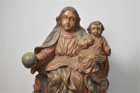 Madona su Kūdikiu skulptūra