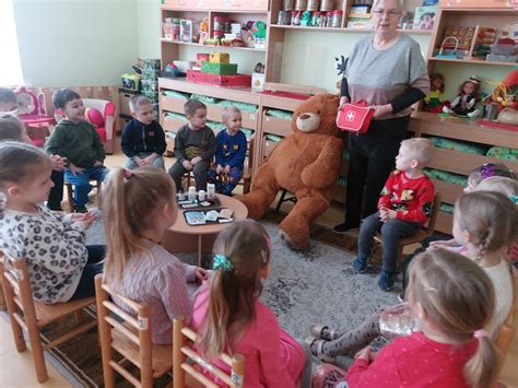 vaiku darzelio erdve su zaislais