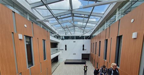 modernios mokyklos architektūrinis sprendimas