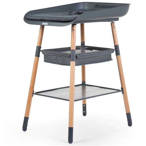 kūdikio vystymo stalas viešojoje erdvėje