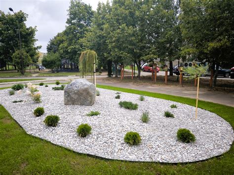 Eko sodelis darželyje su pakeliamomis lysvėmis