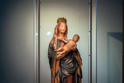 Laukžemės Madonos skulptūra po restauravimo