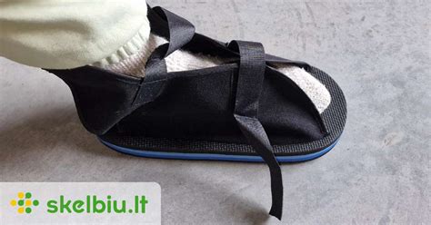 vaiko kojos su žaizdomis po gipso