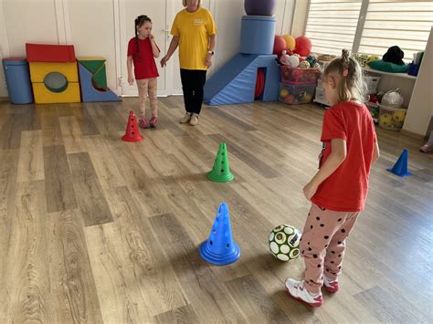 Vaikai užsiima edukacine veikla darželyje