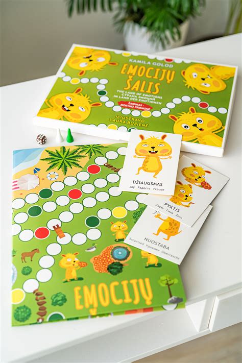 vaikai žaidžiantys stalo žaidimą emocijų tema