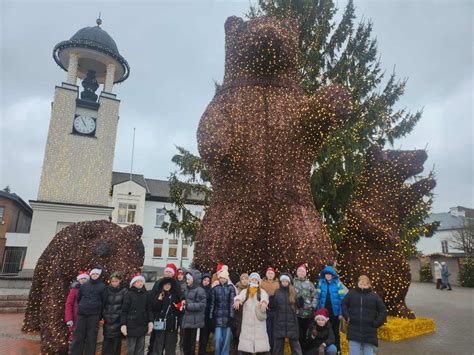 Mokiniai ekskursijoje Ladakalnyje, mėgaujasi gamtos vaizdais