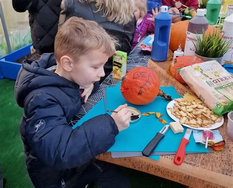 pedagogai atlieka praktinę veiklą lauko erdvėje