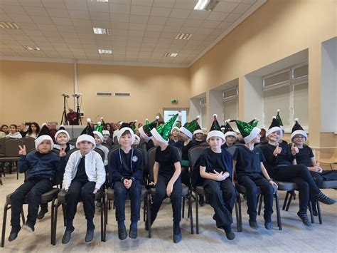 Pirmokų šventė mokyklos salėje