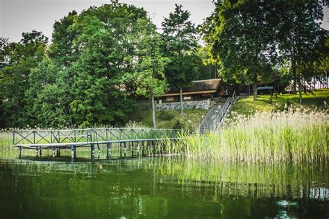 Santariškių lopšelio-darželio pastatas ir aplinka