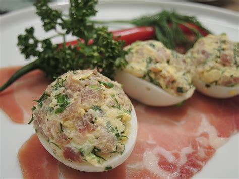 Idaryti kiausinio baltymai su kumpiu