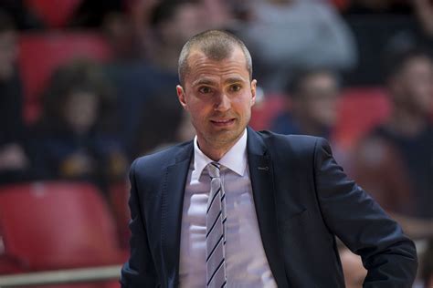 Marius Kiltinavičius vaikystėje žaidžiantis krepšinį
