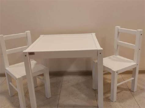 Vaikiškas staliukas su kėdutėmis