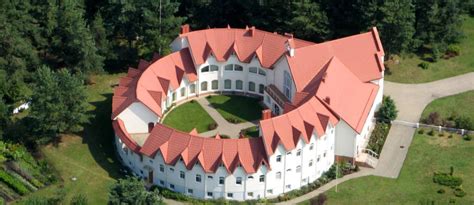 vaizdas su Šv. Kūdikėlio Jėzaus Teresės portretu