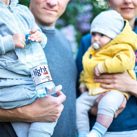 Kūdikis žindomas motinos