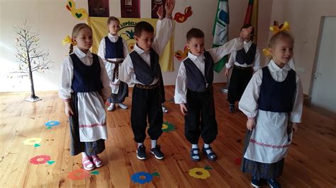 Kėdainių lopšelio-darželio „Puriena“ fasadas ir kiemas