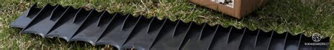 Plastikinių atitvarų panaudojimo pavyzdžiai sode