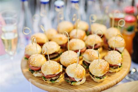 Mini burgeriai vaikų gimtadienio stalui