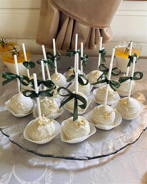 Cake popsai su įvairiais pabarstukais