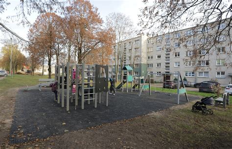 Senos ir naujos žaidimų aikštelės palyginimas