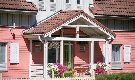 Savanoriai ir aukotojai SOS vaikų kaimuose
