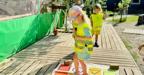 vaikas pirmą kartą darželyje