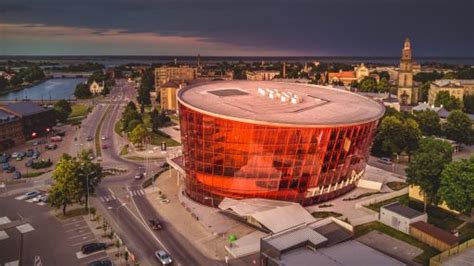 Liepojos koncertų salė „Didysis gintaras” dieną