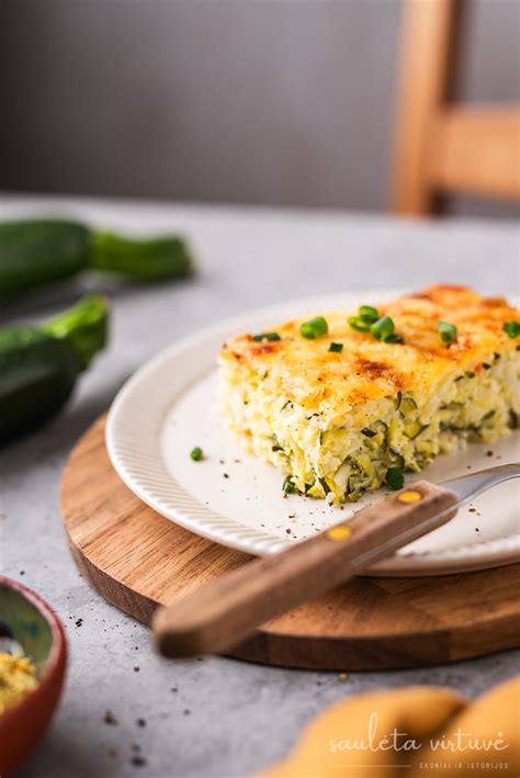 Cukinijų ir kiaušinių apkepo ingredientai