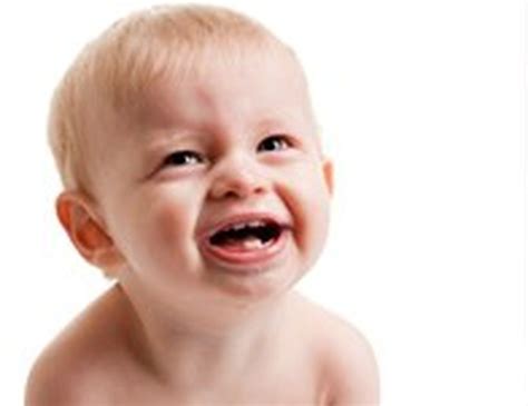 Dantukų dygimo simptomai