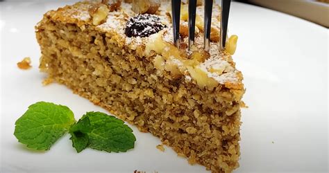 sveikas braškinis pyragas su pieno pagrindu