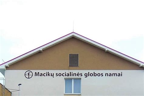 Šilutės socialinės globos namų pastato išorė