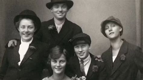 Astrid Lindgren atsiima apdovanojimą už gyvūnų teises