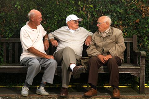 Senyvo amžiaus žmogus su globėju