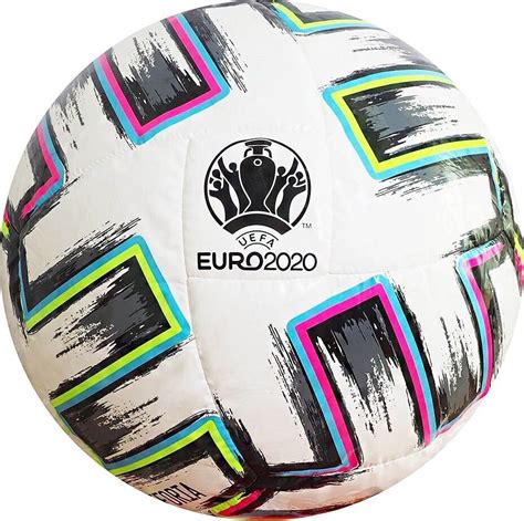 profesionalūs Nike ir Adidas futbolo kamuoliai