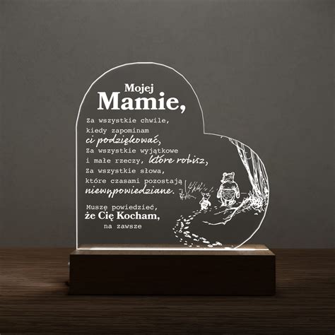 dovana mamai su gėlėmis