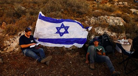 Simbolinis paveikslas, vaizduojantis taiką tarp izraeliečių ir palestiniečių