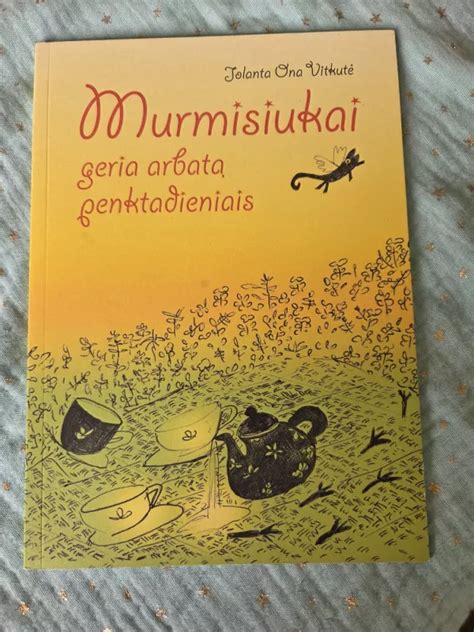 Žindanti mama geria arbatą