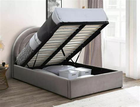 moderni pakeliama lova vaiko kambaryje