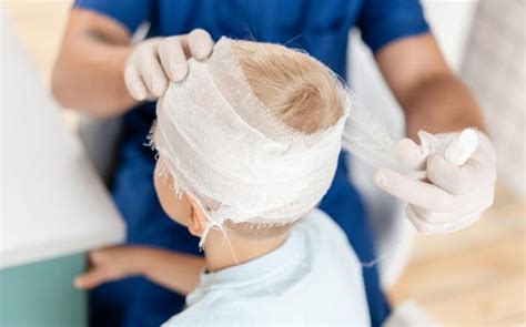 vaikas susimušė galvą