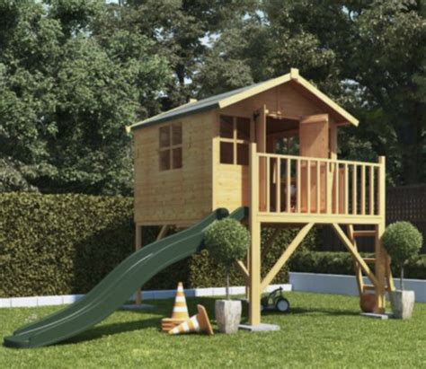 vaikiškas namelis su čiuožykla ir smėlio dėže