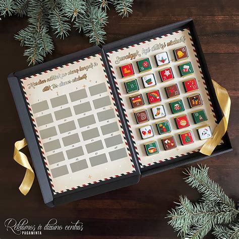 jaukus advento kalendorius su rankų darbo detalėmis