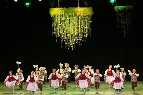 Vaikų šokių konkurso dalyviai