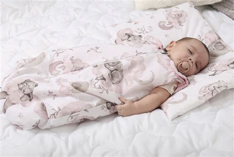 Kūdikis miegmaišyje