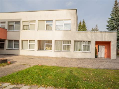 Girulių Kūdikių namų pastatas