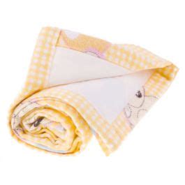 Daugkartinis paklotas kūdikio lovelėje