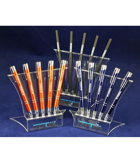 Rašiklių laikiklis iš popierinių ritinėlių