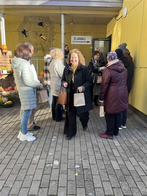 jauki globos namų aplinka ir bendrystės akimirkos